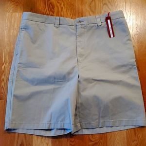 Khaki men's shorts, size 42, NWT